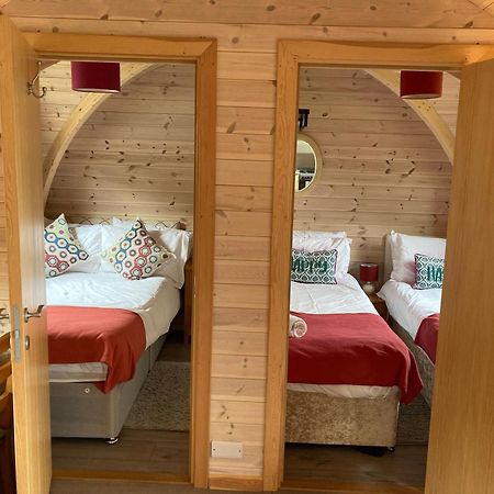 Squirrel Glamping Pod School House Farm Hotel Leighton  Bagian luar foto