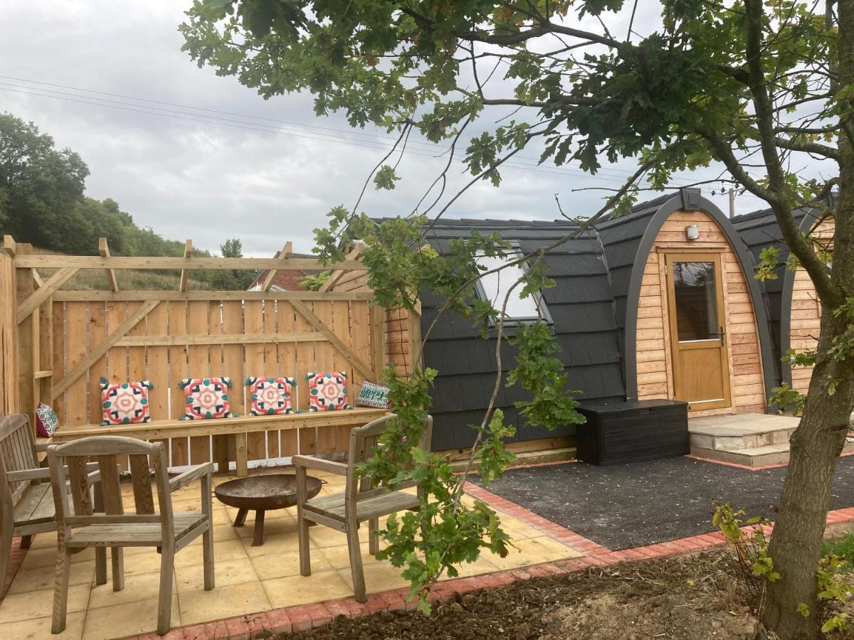 Squirrel Glamping Pod School House Farm Hotel Leighton  Bagian luar foto